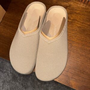 NWT Rothy's The Casual Clog - Dune Size 11